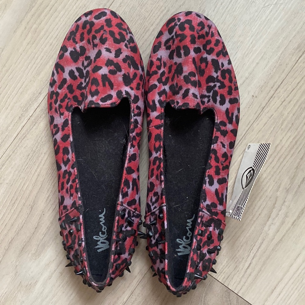 Cheetah Volcom flats